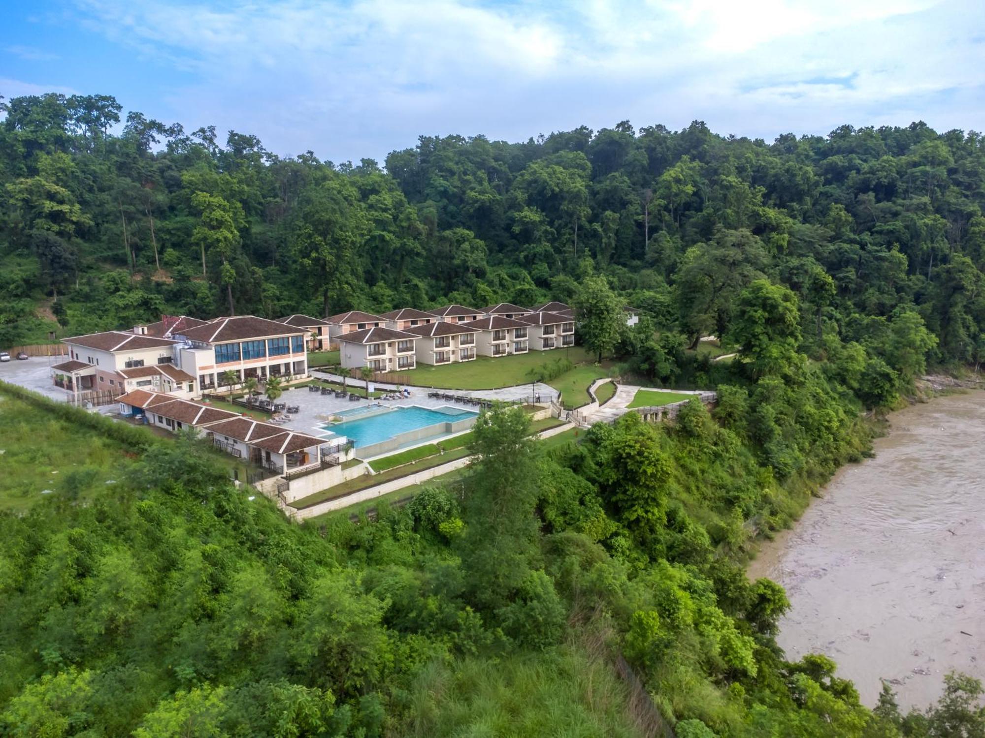 Regenta Resort & Spa By Riverside, Chitwan Exterior foto