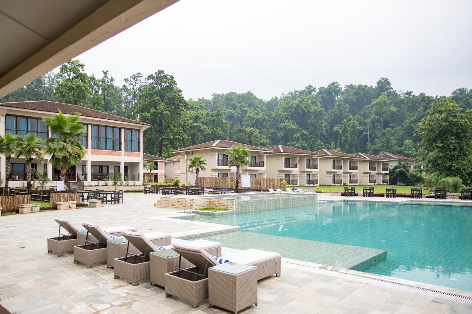 Regenta Resort & Spa By Riverside, Chitwan Exterior foto
