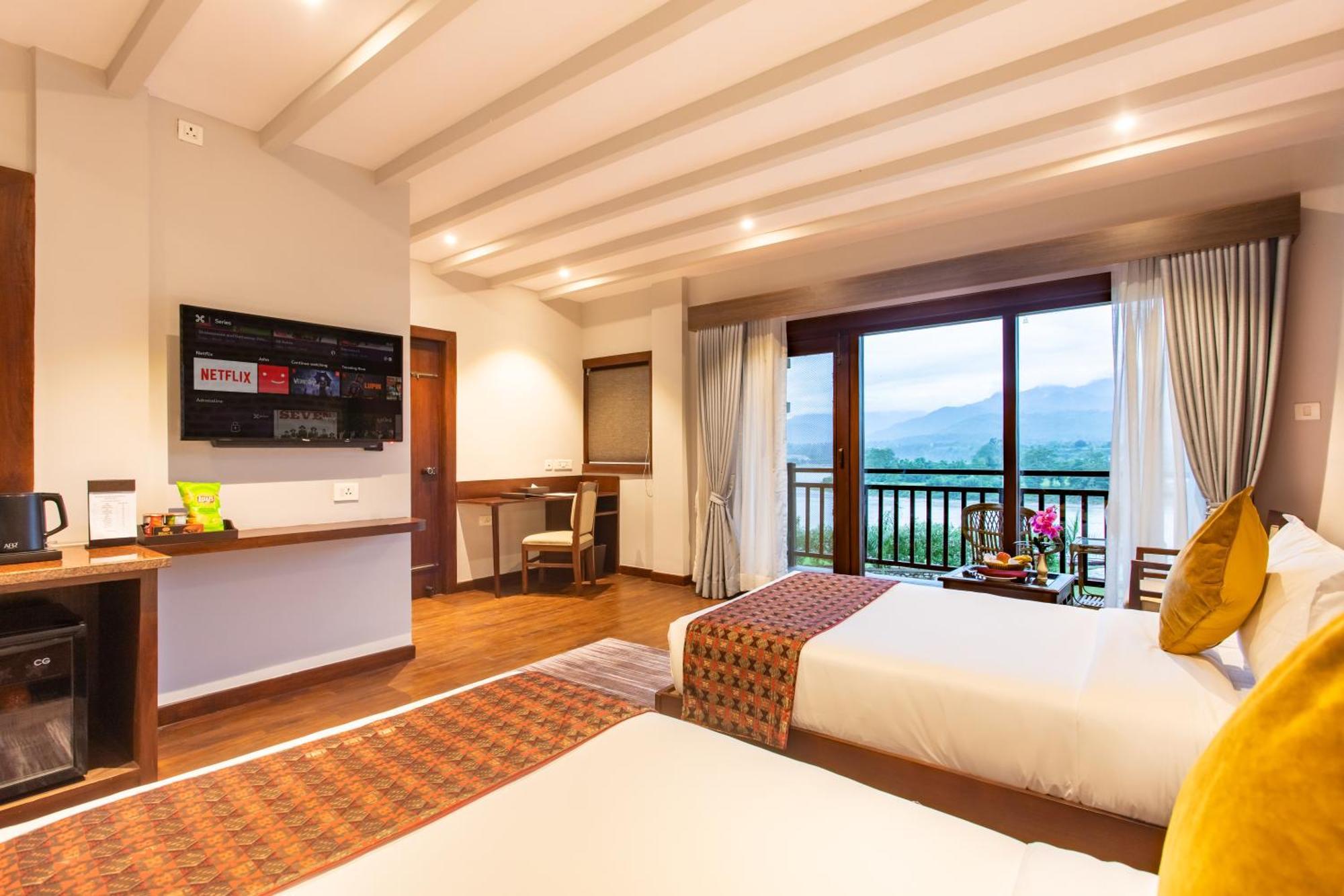 Regenta Resort & Spa By Riverside, Chitwan Exterior foto