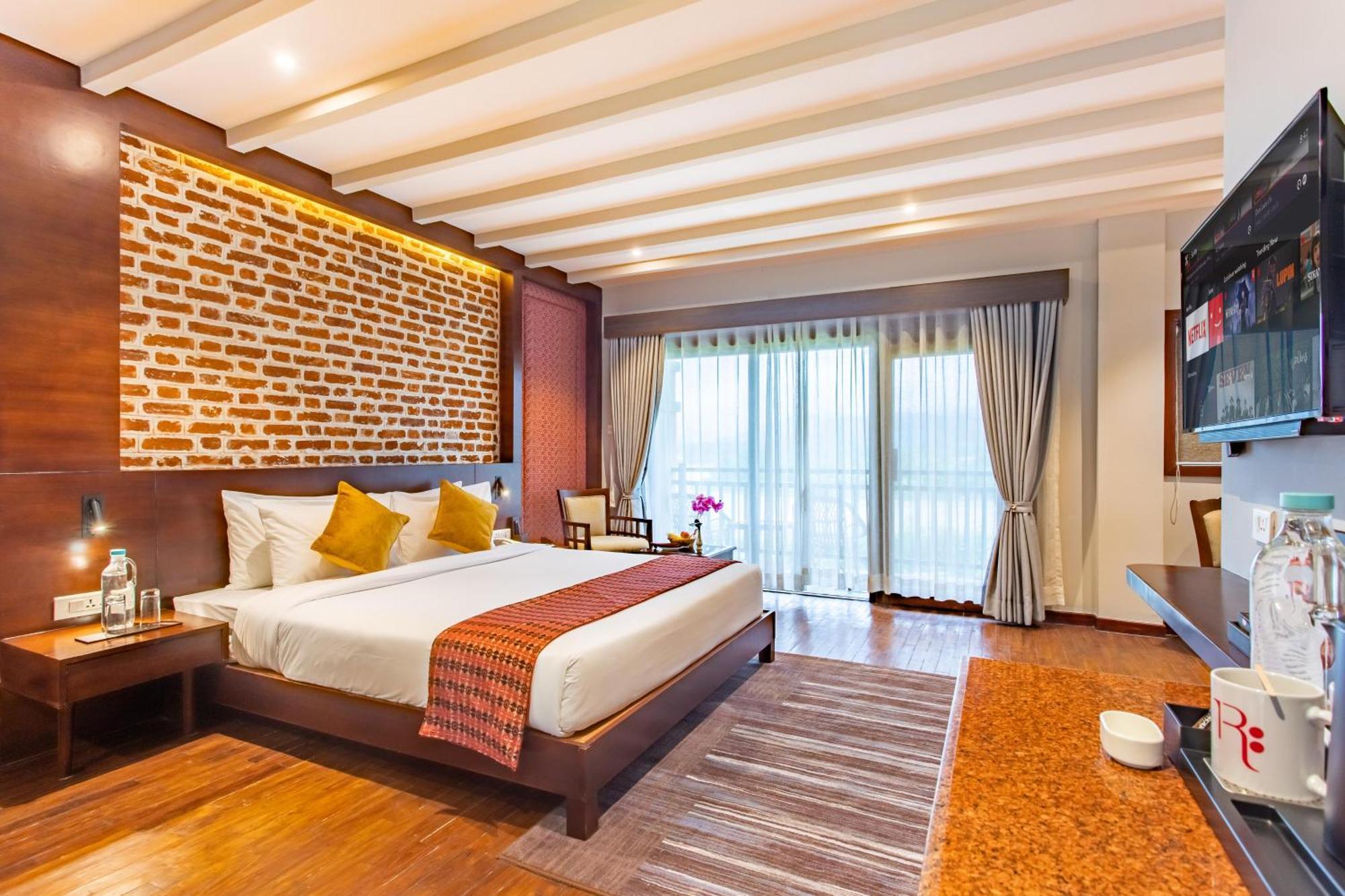 Regenta Resort & Spa By Riverside, Chitwan Exterior foto
