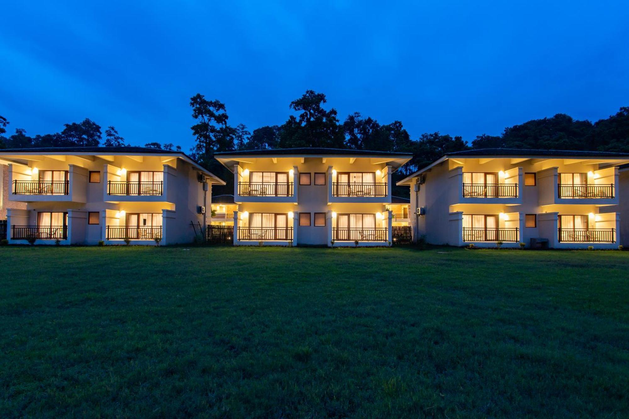 Regenta Resort & Spa By Riverside, Chitwan Exterior foto