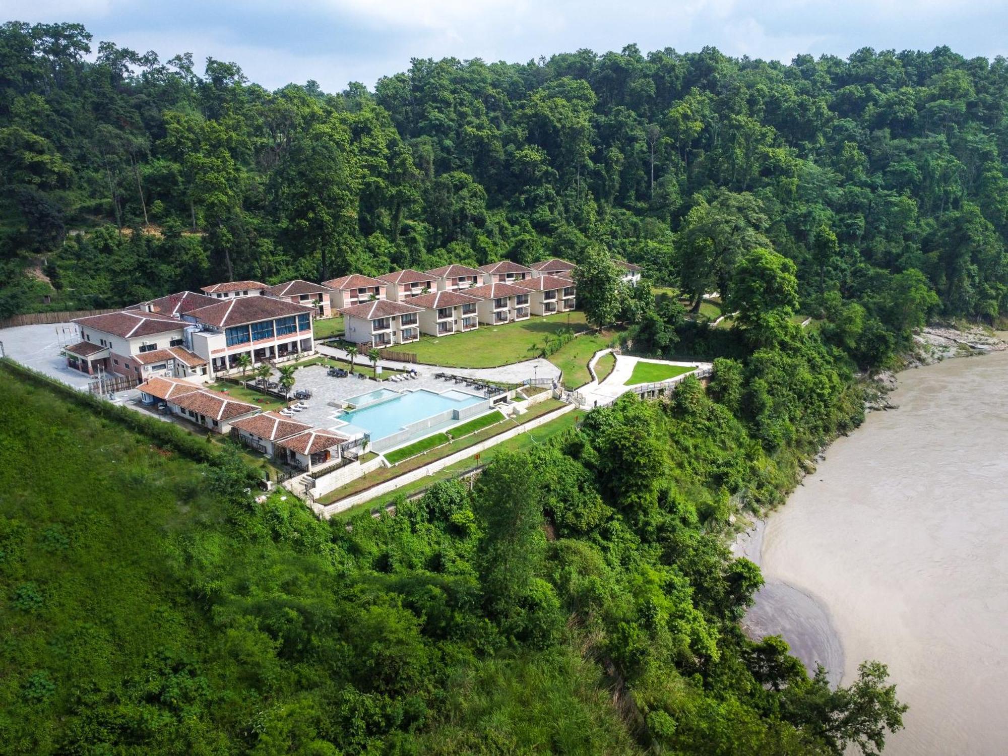 Regenta Resort & Spa By Riverside, Chitwan Exterior foto
